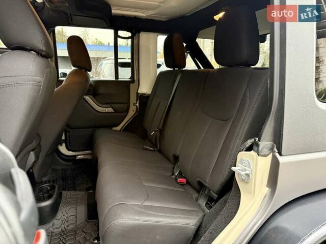 Бежевый Джип Вранглер, объемом двигателя 3.6 л и пробегом 169 тыс. км за 24000 $, фото 8 на Automoto.ua