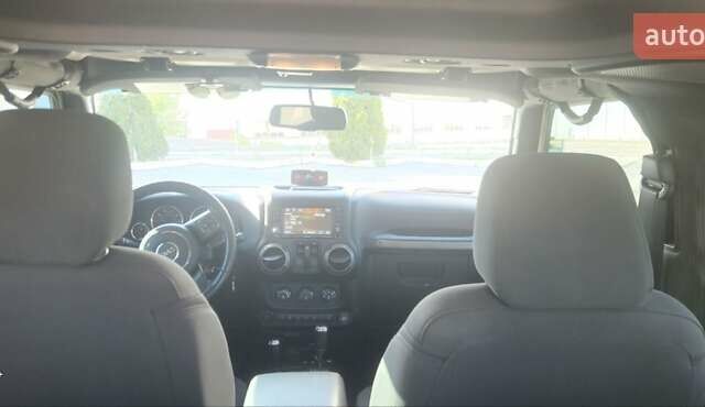 Бежевый Джип Вранглер, объемом двигателя 3.6 л и пробегом 63 тыс. км за 28000 $, фото 9 на Automoto.ua