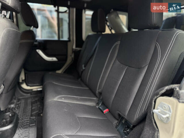 Бежевый Джип Вранглер, объемом двигателя 3.6 л и пробегом 4 тыс. км за 67500 $, фото 24 на Automoto.ua