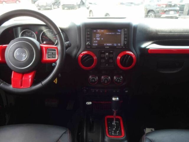 Бежевий Джип Wrangler, об'ємом двигуна 3.6 л та пробігом 33 тис. км за 14000 $, фото 6 на Automoto.ua