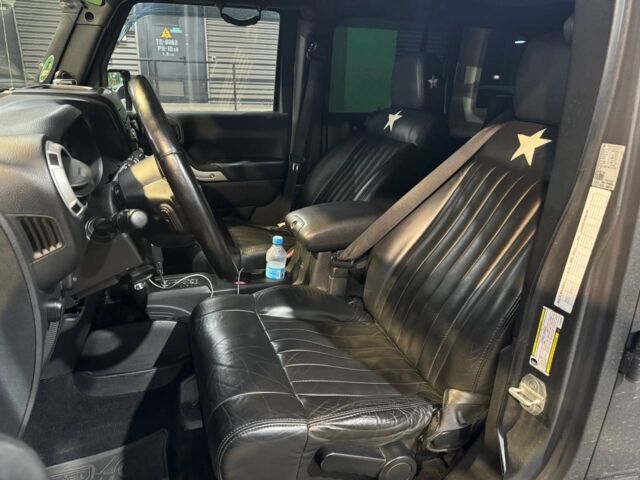 Чорний Джип Wrangler, об'ємом двигуна 2.78 л та пробігом 0 тис. км за 19000 $, фото 5 на Automoto.ua