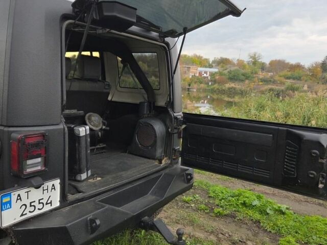 Джип Вранглер 2007 в Киеве на Automoto.ua Черный Джип Вранглер, объемом двигателя 3.8 л и пробегом 197 тыс. км за 16700 $, фото 11 на Automoto.ua