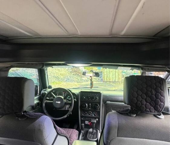 Чорний Джип Wrangler, об'ємом двигуна 3.8 л та пробігом 240 тис. км за 12500 $, фото 6 на Automoto.ua