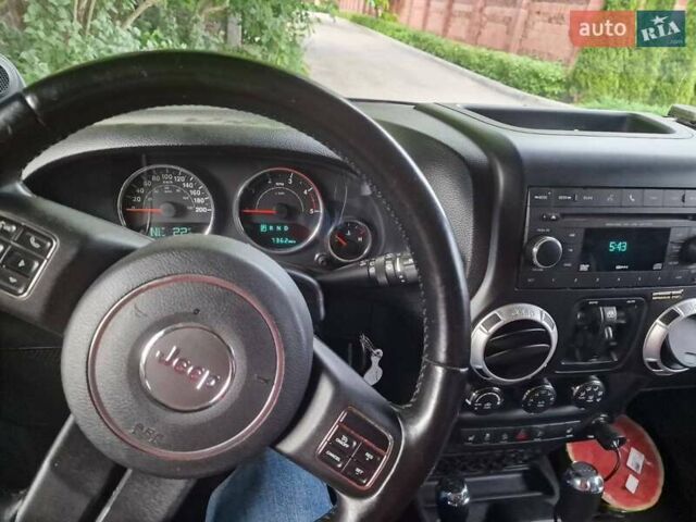 Джип Вранглер 2011 в Киеве на Automoto.ua Черный Джип Вранглер, объемом двигателя 2.77 л и пробегом 199 тыс. км за 26900 $, фото 2 на Automoto.ua