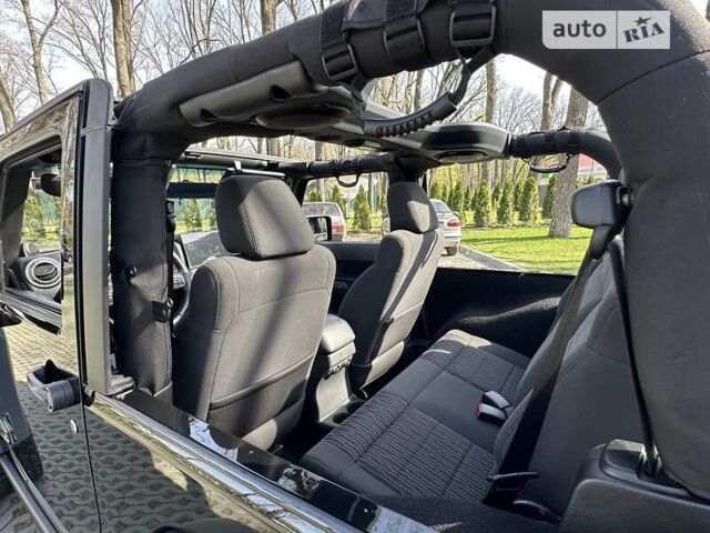 Чорний Джип Wrangler, об'ємом двигуна 3.6 л та пробігом 205 тис. км за 16700 $, фото 18 на Automoto.ua