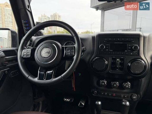 Чорний Джип Wrangler, об'ємом двигуна 3.6 л та пробігом 302 тис. км за 23490 $, фото 16 на Automoto.ua