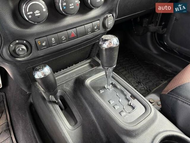 Чорний Джип Wrangler, об'ємом двигуна 3.6 л та пробігом 302 тис. км за 23490 $, фото 27 на Automoto.ua