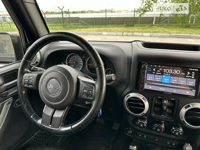 Чорний Джип Wrangler, об'ємом двигуна 3.6 л та пробігом 220 тис. км за 23000 $, фото 13 на Automoto.ua