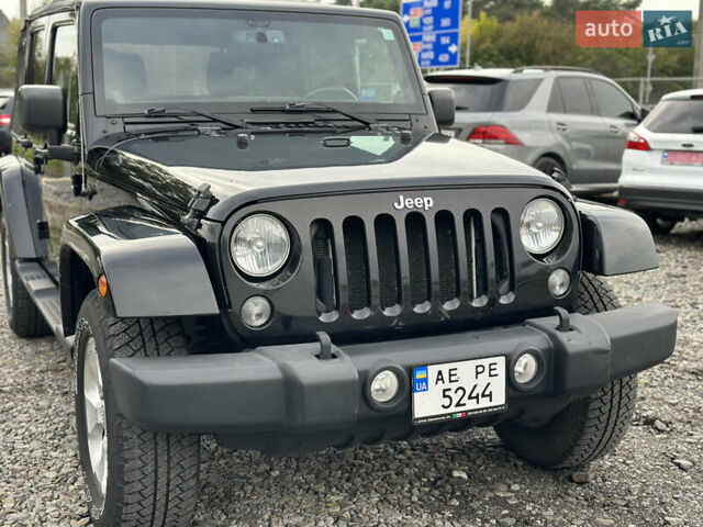 Чорний Джип Wrangler, об'ємом двигуна 3.6 л та пробігом 130 тис. км за 18300 $, фото 10 на Automoto.ua