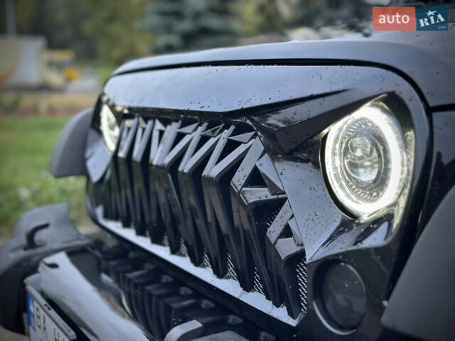 Джип Вранглер 2015 в Киеве на Automoto.ua Черный Джип Вранглер, объемом двигателя 3.6 л и пробегом 46 тыс. км за 21900 $, фото 29 на Automoto.ua