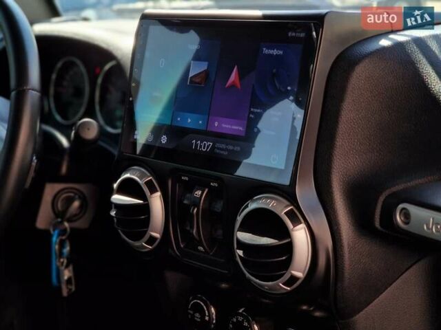 Черный Джип Вранглер, объемом двигателя 2.78 л и пробегом 100 тыс. км за 30990 $, фото 62 на Automoto.ua