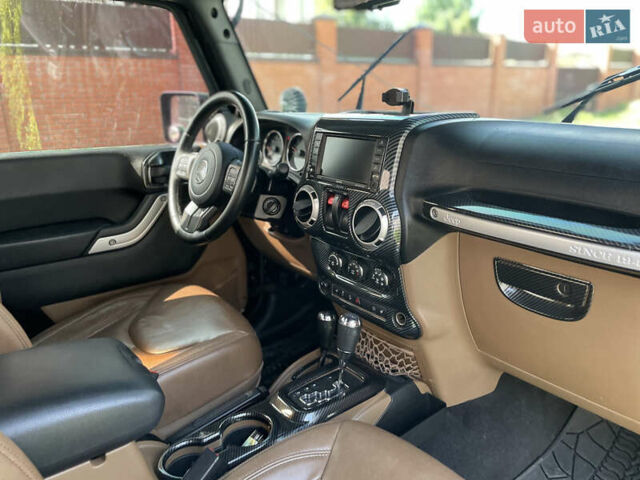 Черный Джип Вранглер, объемом двигателя 3.6 л и пробегом 168 тыс. км за 18900 $, фото 24 на Automoto.ua