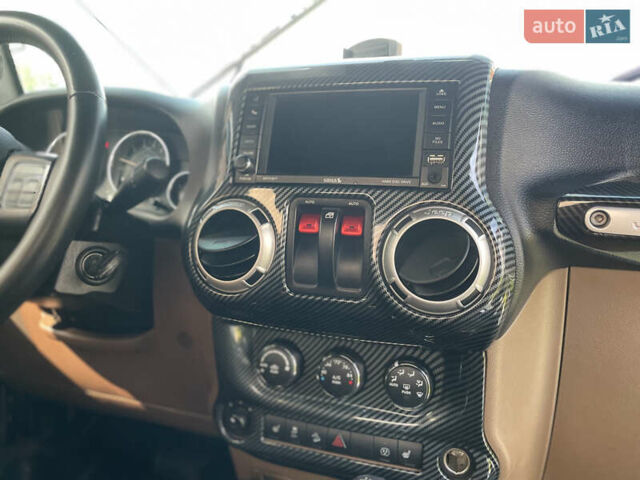 Черный Джип Вранглер, объемом двигателя 3.6 л и пробегом 168 тыс. км за 18900 $, фото 20 на Automoto.ua