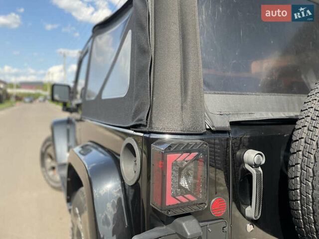 Черный Джип Вранглер, объемом двигателя 3.6 л и пробегом 168 тыс. км за 18900 $, фото 11 на Automoto.ua