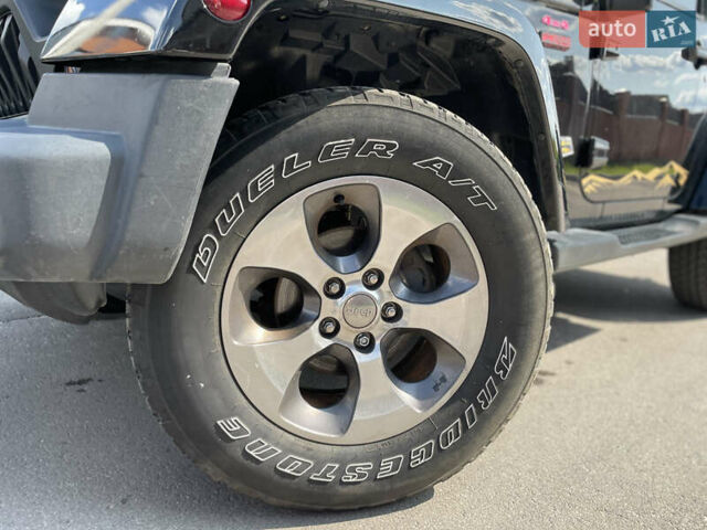 Черный Джип Вранглер, объемом двигателя 3.6 л и пробегом 168 тыс. км за 18900 $, фото 3 на Automoto.ua