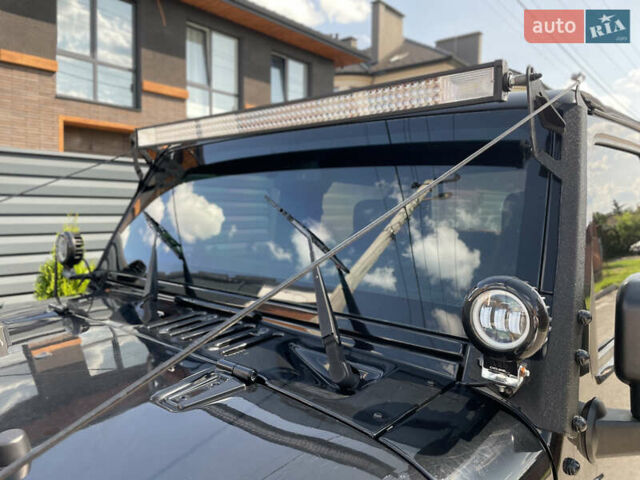 Черный Джип Вранглер, объемом двигателя 3.6 л и пробегом 168 тыс. км за 18900 $, фото 7 на Automoto.ua