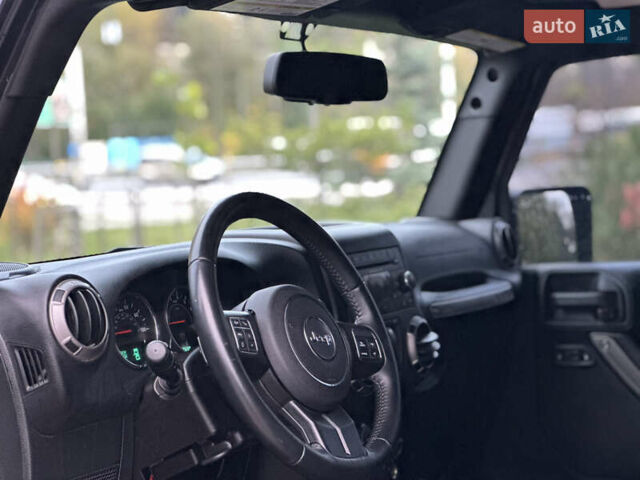 Джип Вранглер 2015 в Киеве на Automoto.ua Черный Джип Вранглер, объемом двигателя 3.6 л и пробегом 46 тыс. км за 21900 $, фото 31 на Automoto.ua