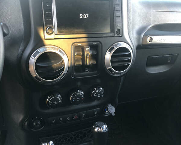 Черный Джип Вранглер, объемом двигателя 2.77 л и пробегом 175 тыс. км за 26900 $, фото 17 на Automoto.ua