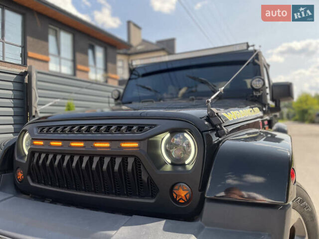 Черный Джип Вранглер, объемом двигателя 3.6 л и пробегом 168 тыс. км за 18900 $, фото 5 на Automoto.ua