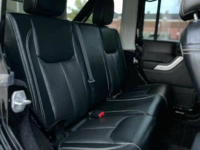 Чорний Джип Wrangler, об'ємом двигуна 3.6 л та пробігом 76 тис. км за 14500 $, фото 10 на Automoto.ua