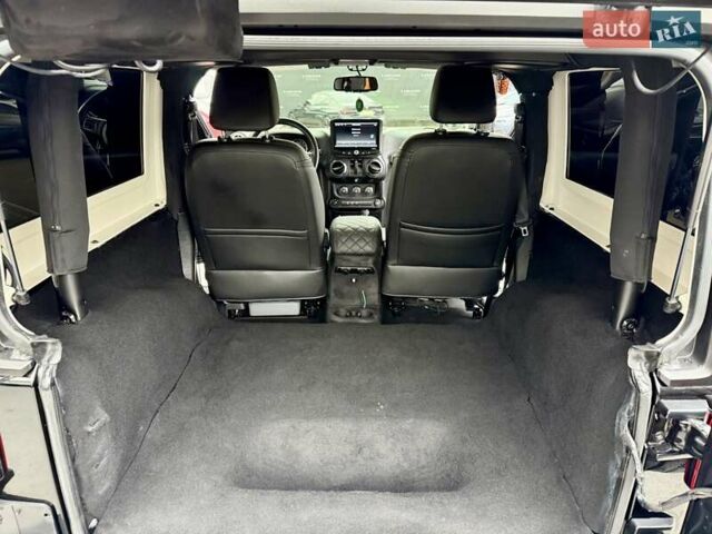 Черный Джип Вранглер, объемом двигателя 3.6 л и пробегом 152 тыс. км за 21900 $, фото 43 на Automoto.ua