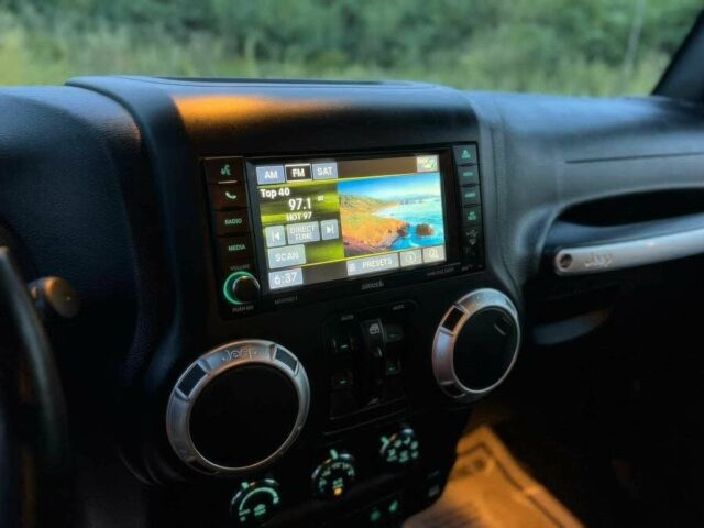 Чорний Джип Wrangler, об'ємом двигуна 3.6 л та пробігом 76 тис. км за 14500 $, фото 8 на Automoto.ua