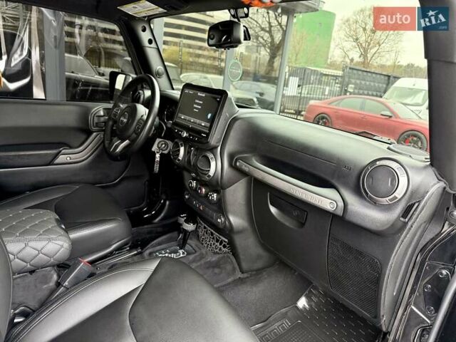 Черный Джип Вранглер, объемом двигателя 3.6 л и пробегом 152 тыс. км за 21900 $, фото 46 на Automoto.ua