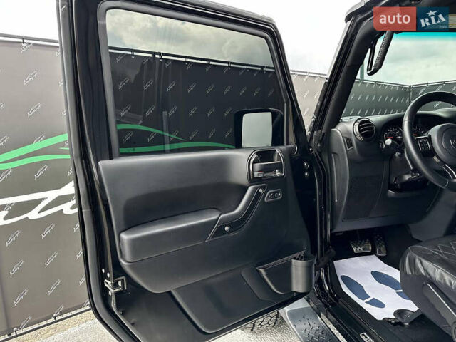 Черный Джип Вранглер, объемом двигателя 3.6 л и пробегом 54 тыс. км за 35500 $, фото 16 на Automoto.ua