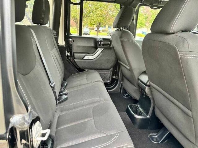 Джип Вранглер 2018 в Львове на Automoto.ua Черный Джип Вранглер, объемом двигателя 3.6 л и пробегом 40 тыс. км за 12000 $, фото 13 на Automoto.ua