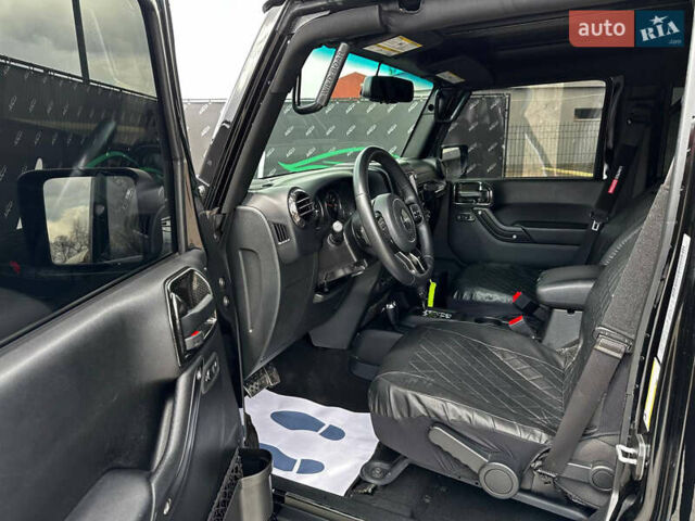 Черный Джип Вранглер, объемом двигателя 3.6 л и пробегом 54 тыс. км за 35500 $, фото 12 на Automoto.ua