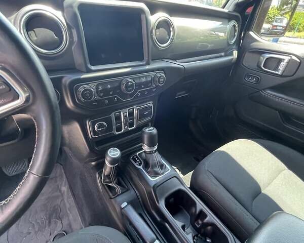 Чорний Джип Wrangler, об'ємом двигуна 2 л та пробігом 45 тис. км за 47000 $, фото 11 на Automoto.ua