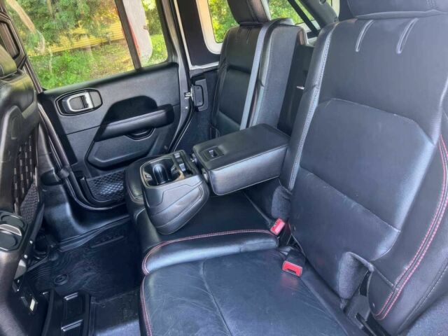 Черный Джип Вранглер, объемом двигателя 2 л и пробегом 49 тыс. км за 16500 $, фото 7 на Automoto.ua