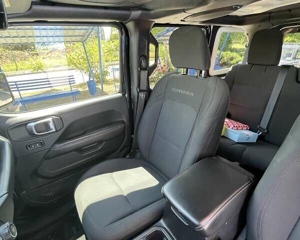 Чорний Джип Wrangler, об'ємом двигуна 2 л та пробігом 45 тис. км за 47000 $, фото 14 на Automoto.ua