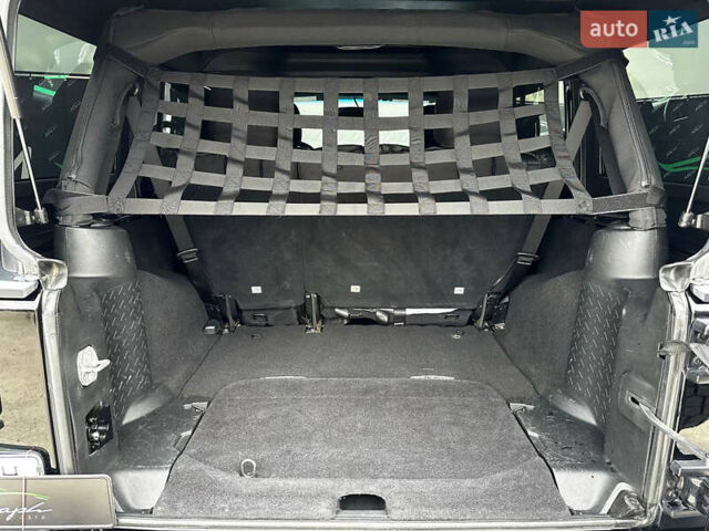 Черный Джип Вранглер, объемом двигателя 3.6 л и пробегом 54 тыс. км за 35500 $, фото 11 на Automoto.ua