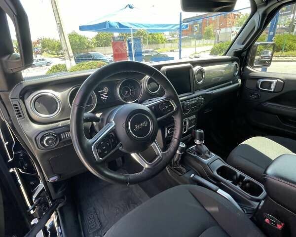 Чорний Джип Wrangler, об'ємом двигуна 2 л та пробігом 45 тис. км за 47000 $, фото 12 на Automoto.ua