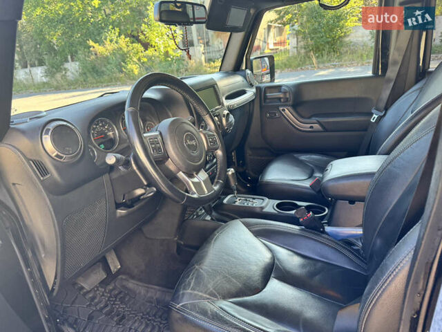 Черный Джип Вранглер, объемом двигателя 3.6 л и пробегом 120 тыс. км за 33900 $, фото 24 на Automoto.ua