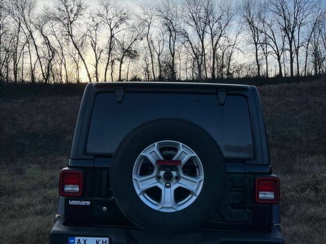 Черный Джип Вранглер, объемом двигателя 2 л и пробегом 81 тыс. км за 29000 $, фото 4 на Automoto.ua