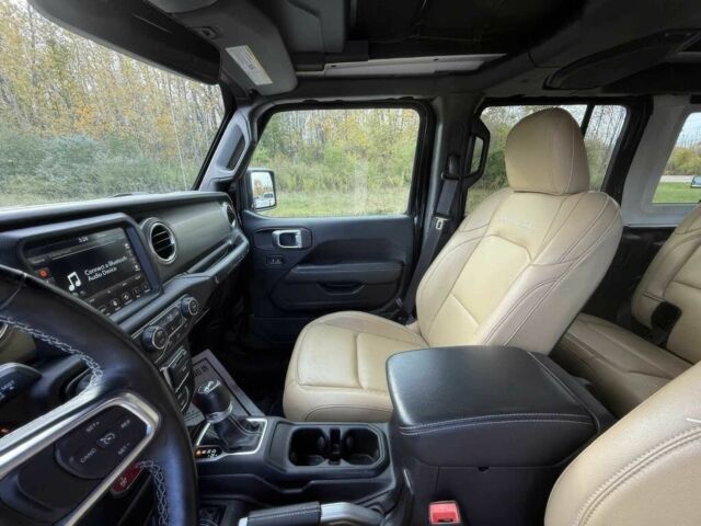 Черный Джип Вранглер, объемом двигателя 2 л и пробегом 35 тыс. км за 12000 $, фото 9 на Automoto.ua