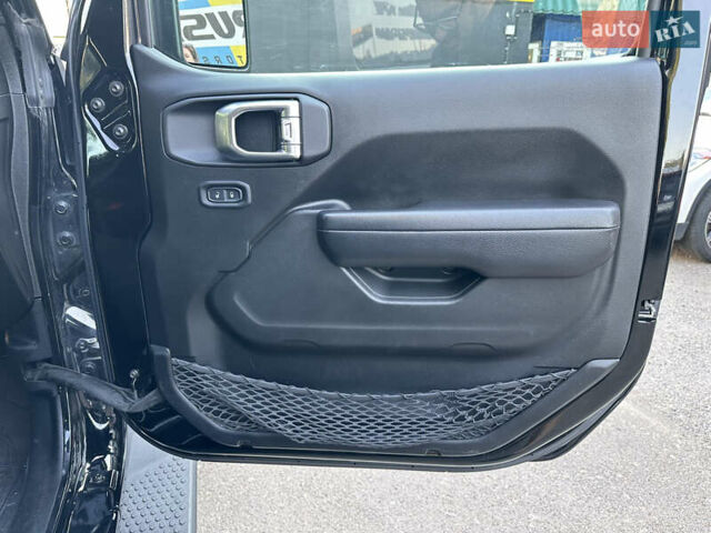 Джип Вранглер 2019 в Одессе на Automoto.ua Черный Джип Вранглер, объемом двигателя 3.6 л и пробегом 84 тыс. км за 29000 $, фото 23 на Automoto.ua