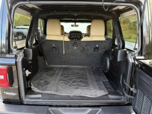 Черный Джип Вранглер, объемом двигателя 2 л и пробегом 35 тыс. км за 12000 $, фото 14 на Automoto.ua