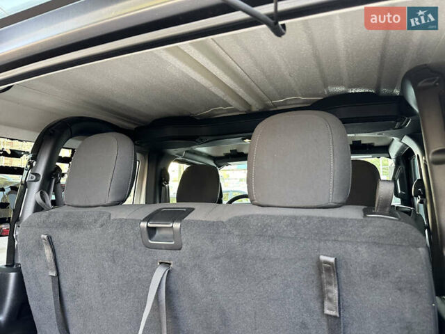 Джип Вранглер 2019 в Одессе на Automoto.ua Черный Джип Вранглер, объемом двигателя 3.6 л и пробегом 84 тыс. км за 29000 $, фото 19 на Automoto.ua