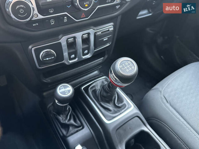 Джип Вранглер 2019 в Одессе на Automoto.ua Черный Джип Вранглер, объемом двигателя 3.6 л и пробегом 84 тыс. км за 29000 $, фото 16 на Automoto.ua