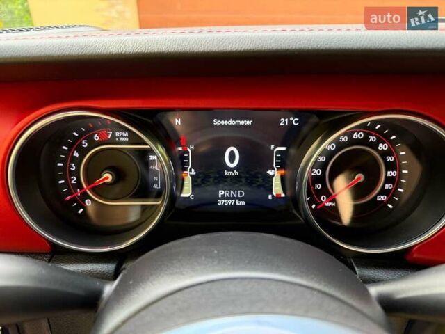 Черный Джип Вранглер, объемом двигателя 2 л и пробегом 37 тыс. км за 57777 $, фото 1 на Automoto.ua