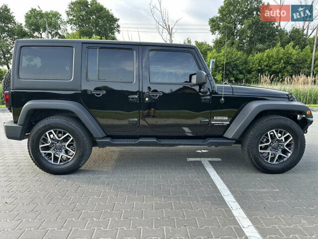 Черный Джип Вранглер, объемом двигателя 3.6 л и пробегом 72 тыс. км за 27000 $, фото 6 на Automoto.ua