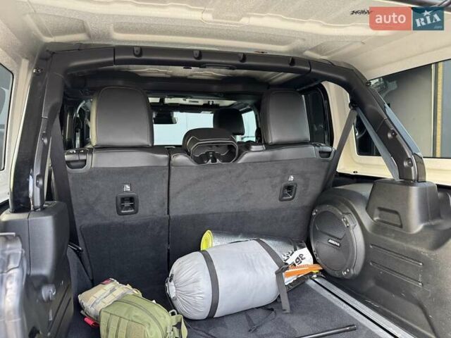 Чорний Джип Wrangler, об'ємом двигуна 2 л та пробігом 99 тис. км за 39900 $, фото 42 на Automoto.ua