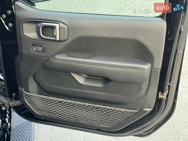 Чорний Джип Wrangler, об'ємом двигуна 2 л та пробігом 99 тис. км за 39900 $, фото 32 на Automoto.ua