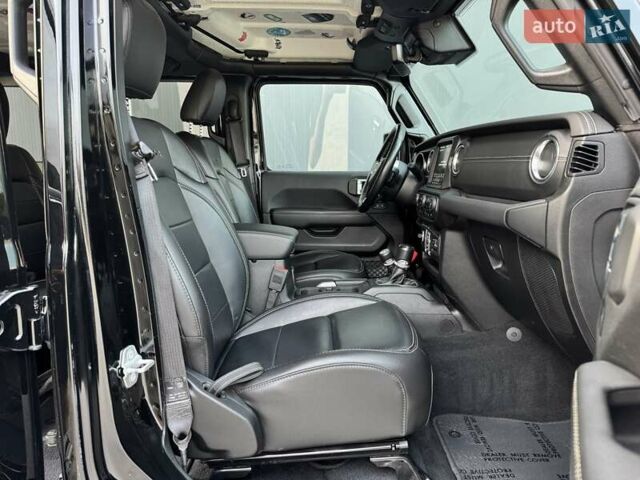 Чорний Джип Wrangler, об'ємом двигуна 2 л та пробігом 99 тис. км за 39900 $, фото 33 на Automoto.ua
