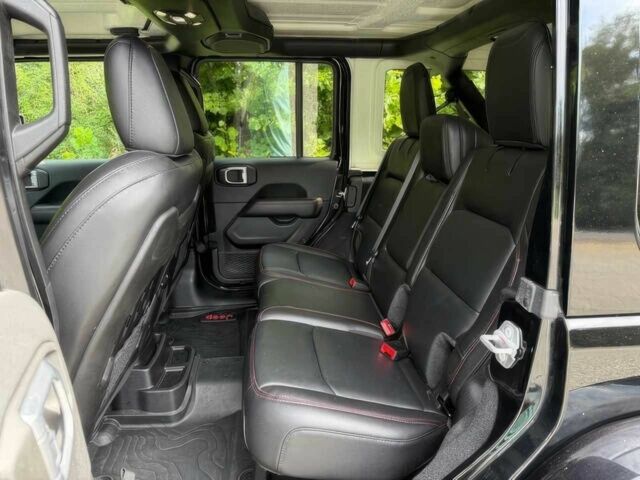 Черный Джип Вранглер, объемом двигателя 3.6 л и пробегом 35 тыс. км за 27000 $, фото 10 на Automoto.ua