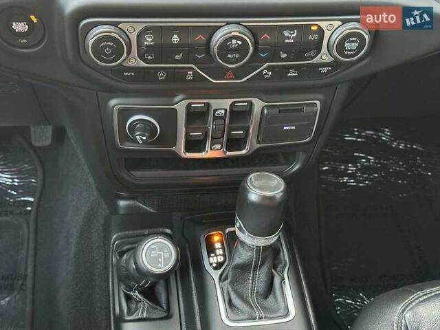 Чорний Джип Wrangler, об'ємом двигуна 2 л та пробігом 99 тис. км за 39900 $, фото 37 на Automoto.ua