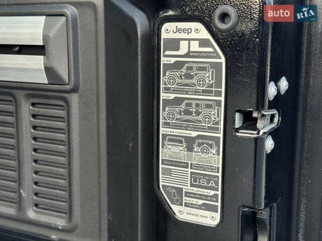 Чорний Джип Wrangler, об'ємом двигуна 2 л та пробігом 99 тис. км за 39900 $, фото 43 на Automoto.ua